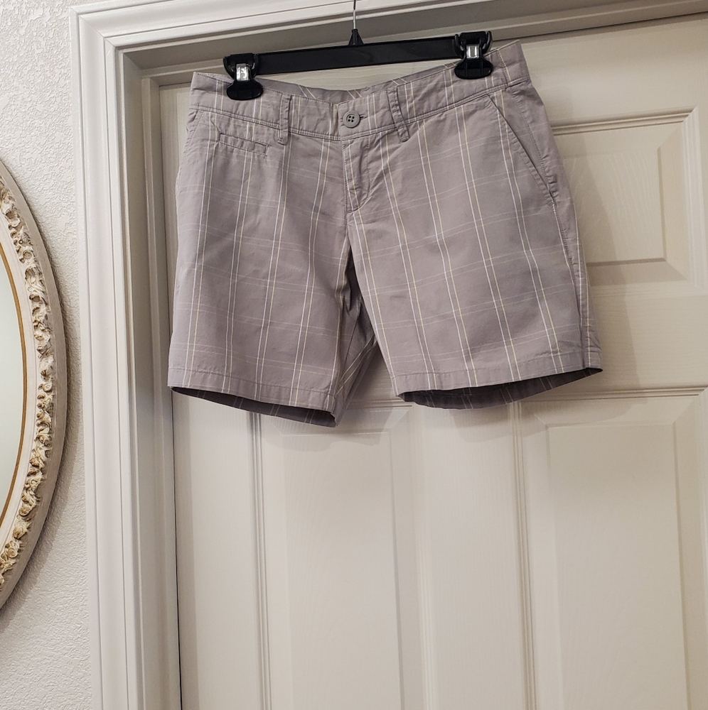 Nike ladies golf shorts are size 8